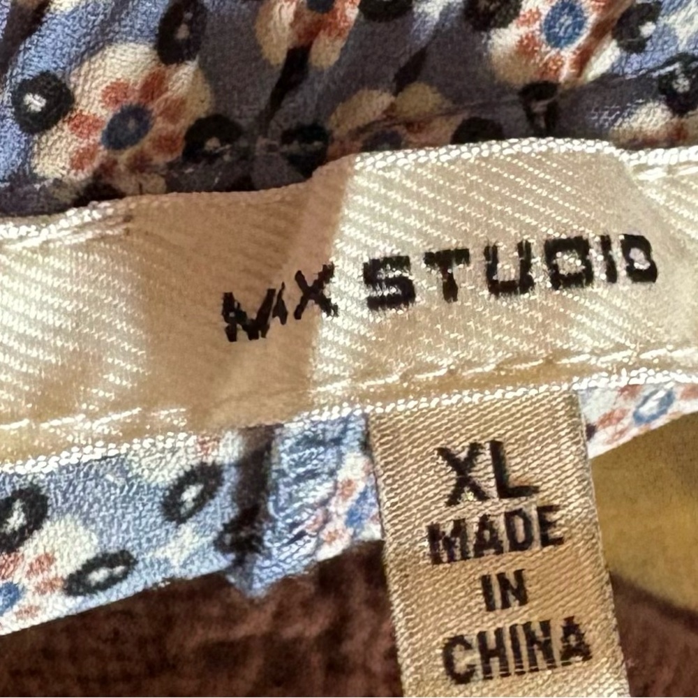 Max Studio Blue and White Floral Shirt - Picture 4 of 4